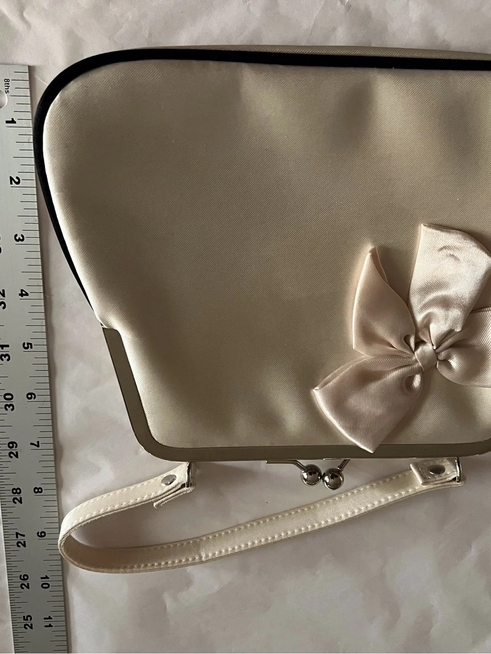 Vintage Elegant Cream Satin Bow Wristlet - Women Bags